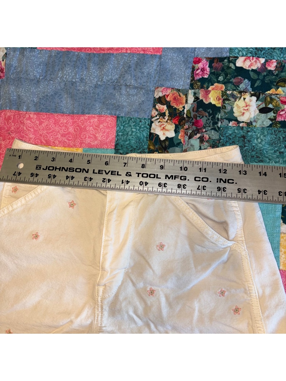 American Eagle Woman’s Size 2 White Embroidered Floral High-Rise Denim Shorts - Picture 7 of 9